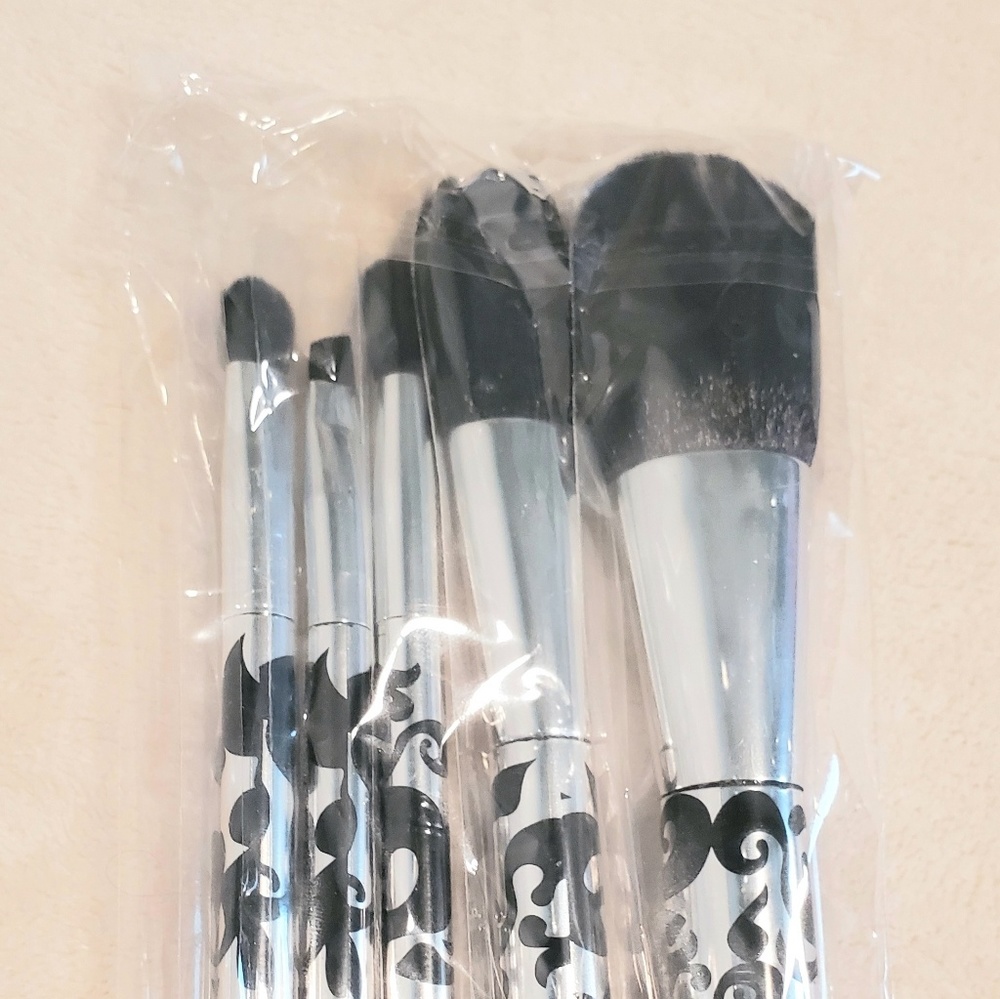 NWOT Avon Glam Plan 5-Piece Make-up Brush Set - Picture 3 of 4